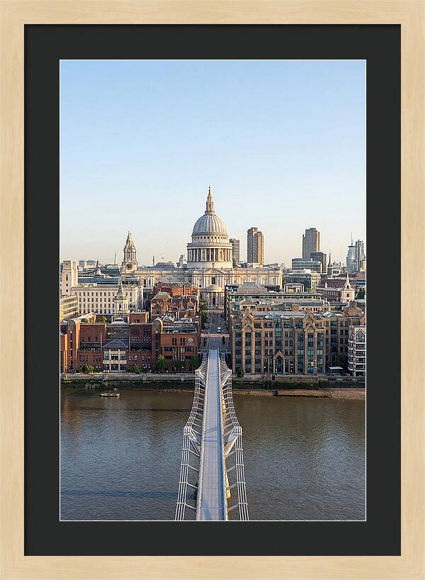 Londons Iconic St Pauls Cathedral