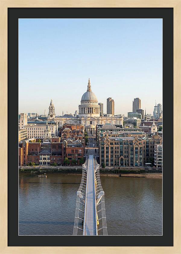 Londons Iconic St Pauls Cathedral