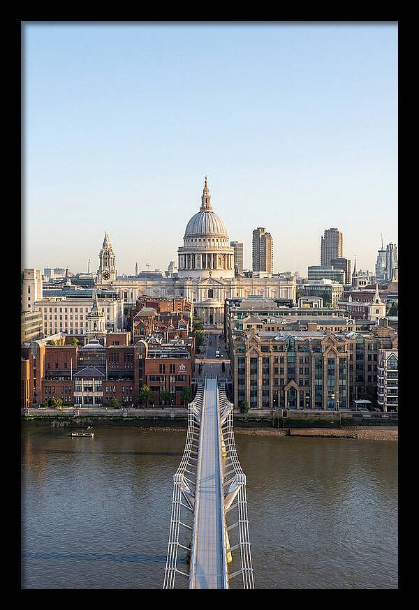Londons Iconic St Pauls Cathedral