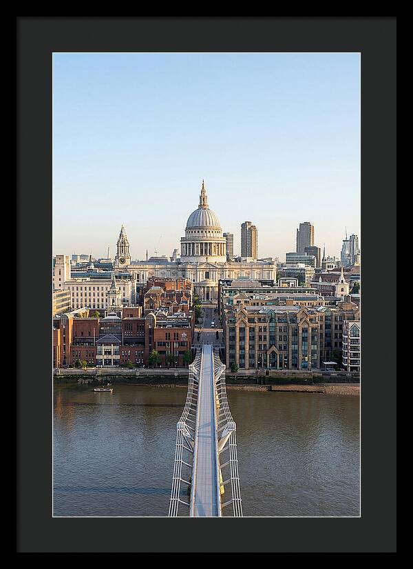 Londons Iconic St Pauls Cathedral