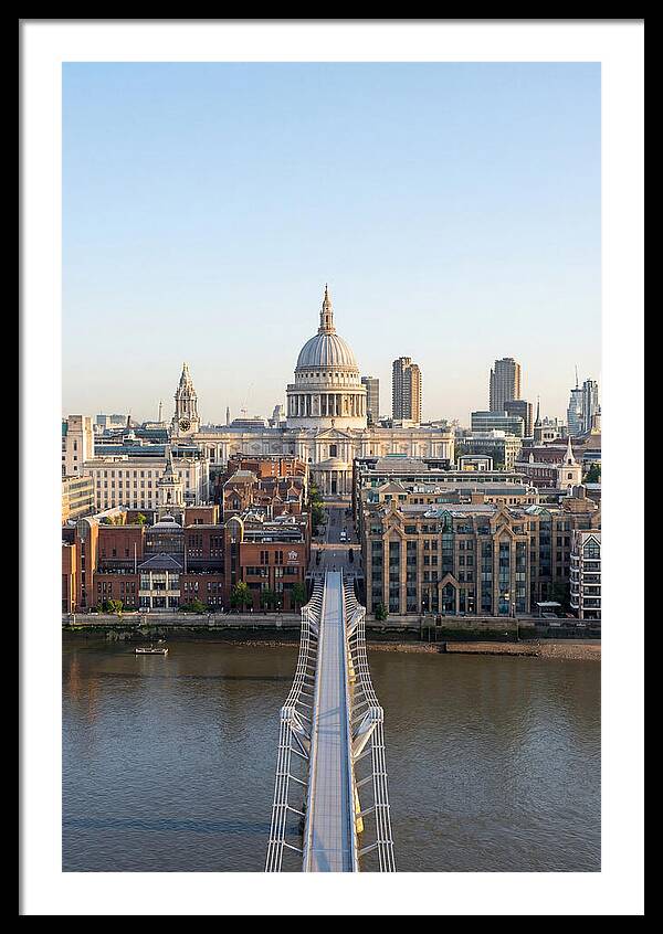 Londons Iconic St Pauls Cathedral