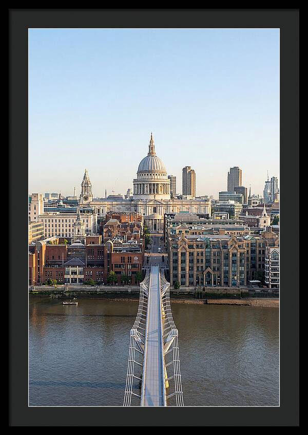 Londons Iconic St Pauls Cathedral