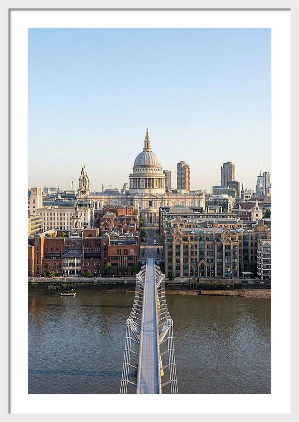Londons Iconic St Pauls Cathedral