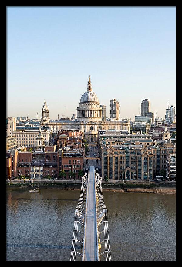Londons Iconic St Pauls Cathedral