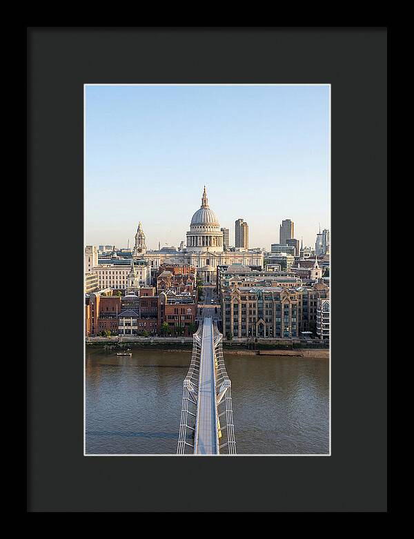 Londons Iconic St Pauls Cathedral