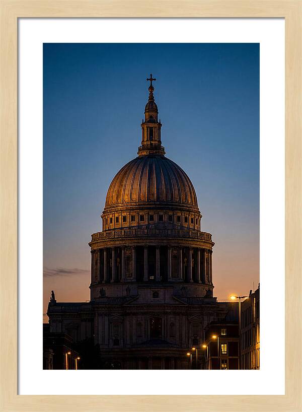 Londons Majestic St Pauls Cathedral