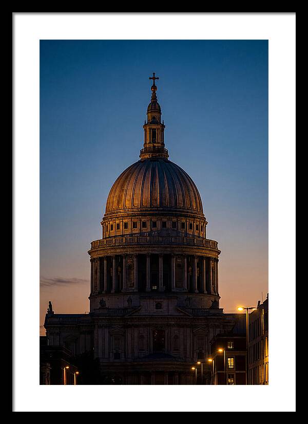 Londons Majestic St Pauls Cathedral