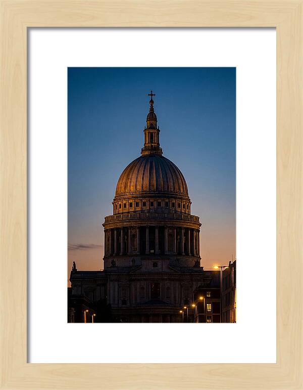 Londons Majestic St Pauls Cathedral