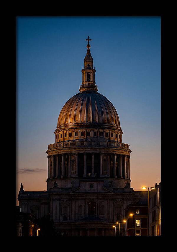 Londons Majestic St Pauls Cathedral