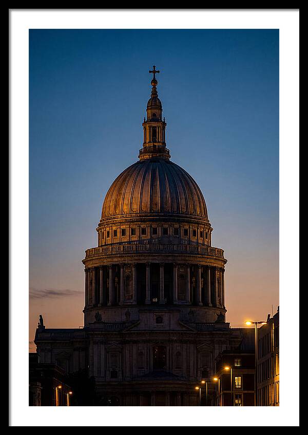 Londons Majestic St Pauls Cathedral