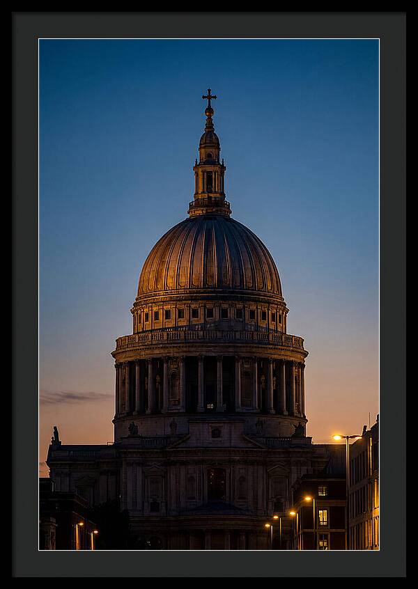 Londons Majestic St Pauls Cathedral