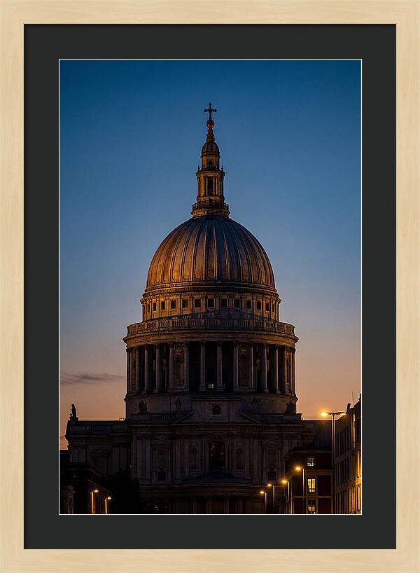 Londons Majestic St Pauls Cathedral