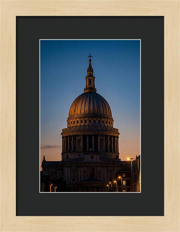 Londons Majestic St Pauls Cathedral