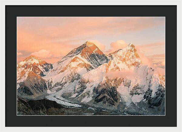 Majestic Mount Everest Vista