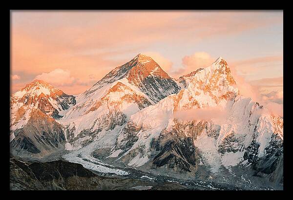 Majestic Mount Everest Vista