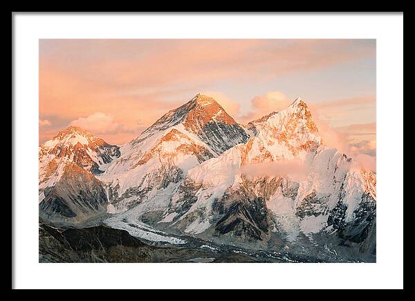 Majestic Mount Everest Vista