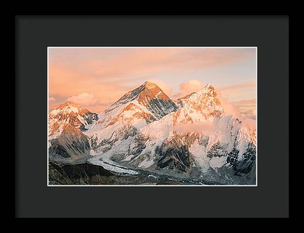 Majestic Mount Everest Vista