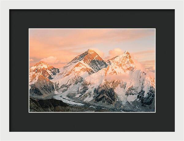 Majestic Mount Everest Vista