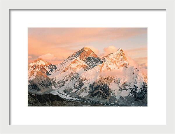 Majestic Mount Everest Vista