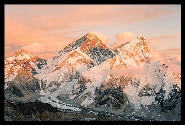 Majestic Mount Everest Vista