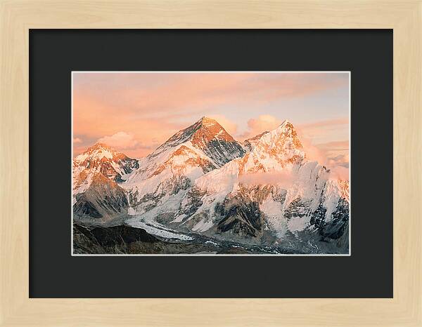 Majestic Mount Everest Vista