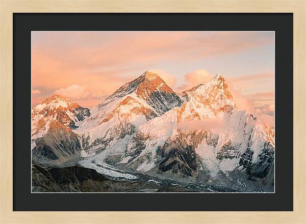Majestic Mount Everest Vista