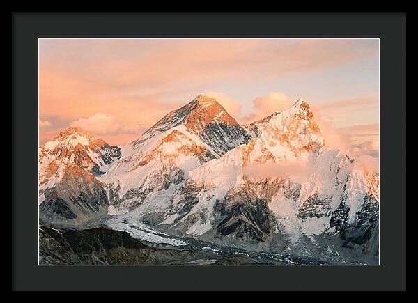 Majestic Mount Everest Vista