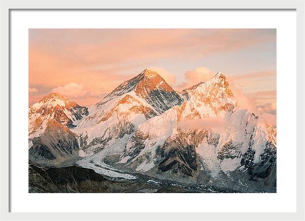 Majestic Mount Everest Vista