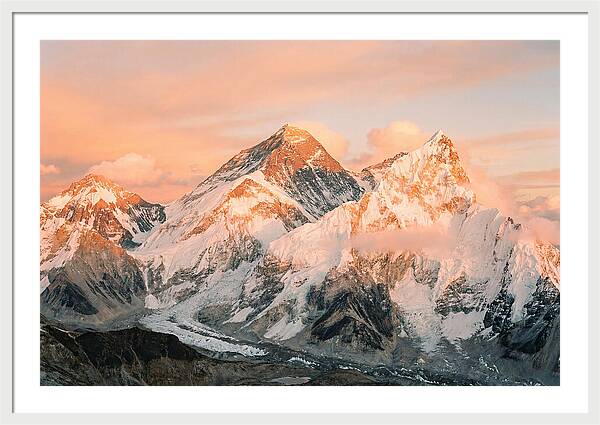 Majestic Mount Everest Vista