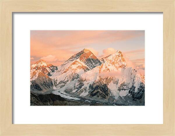 Majestic Mount Everest Vista