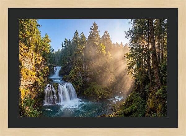 Majestic Multnomah Falls