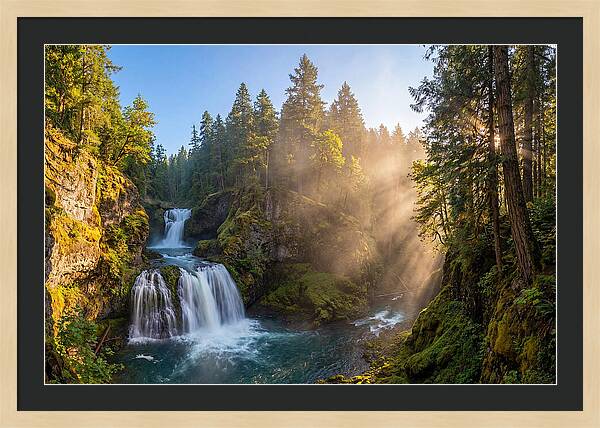 Majestic Multnomah Falls