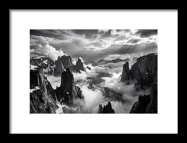 Majestic Peaks Of Zhangjiajie Mountains