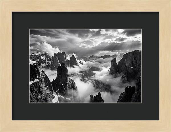 Majestic Peaks Of Zhangjiajie Mountains