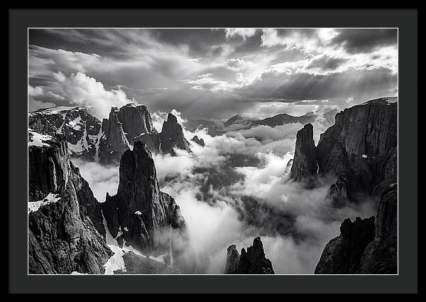 Majestic Peaks Of Zhangjiajie Mountains