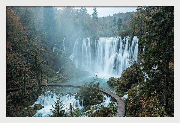 Majestic Veliki Slap Waterfall