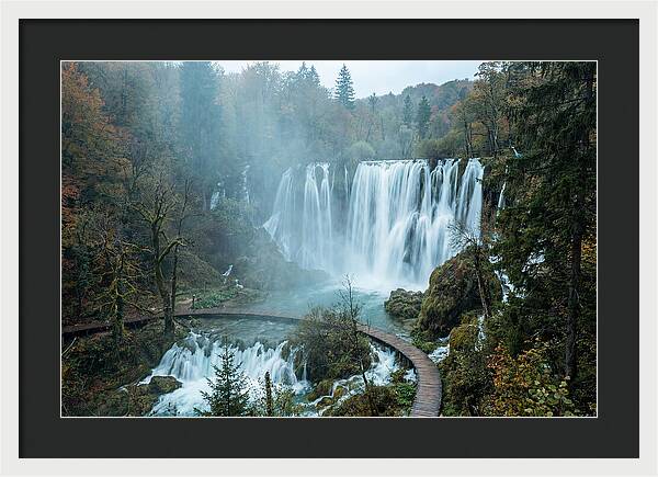 Majestic Veliki Slap Waterfall