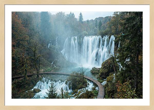 Majestic Veliki Slap Waterfall