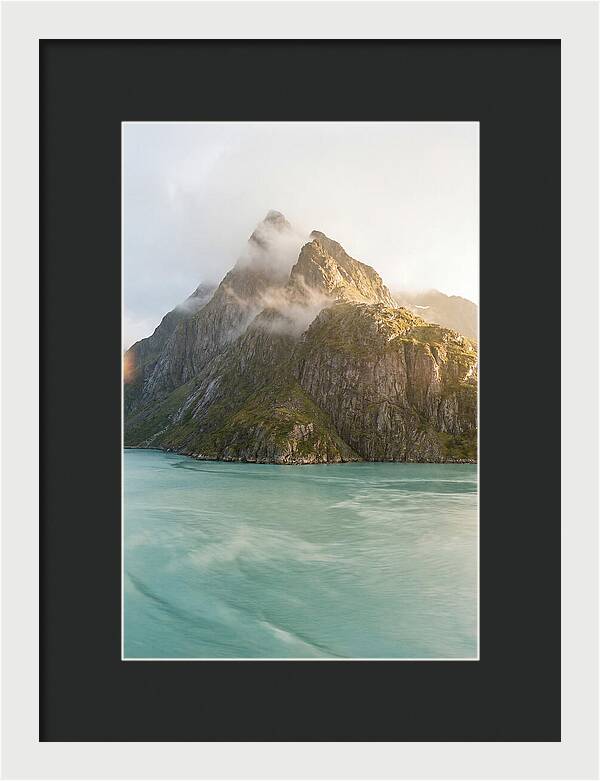 Milford Sounds Majestic Peaks