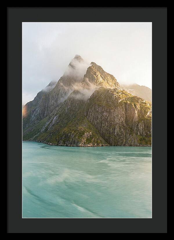 Milford Sounds Majestic Peaks