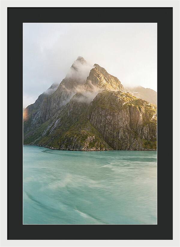 Milford Sounds Majestic Peaks