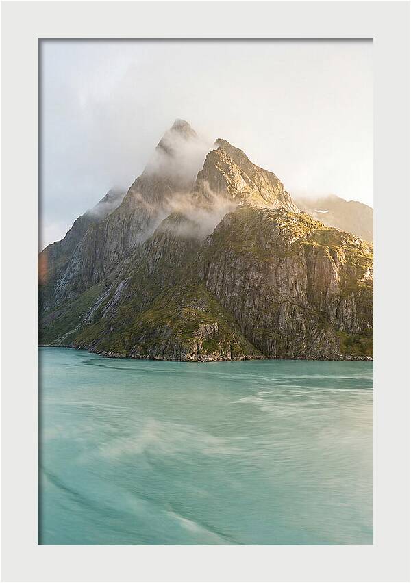 Milford Sounds Majestic Peaks