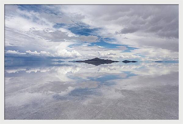 Mirrored Serenity Of Salar De Uyuni