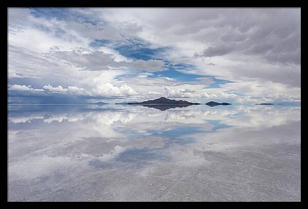 Mirrored Serenity Of Salar De Uyuni