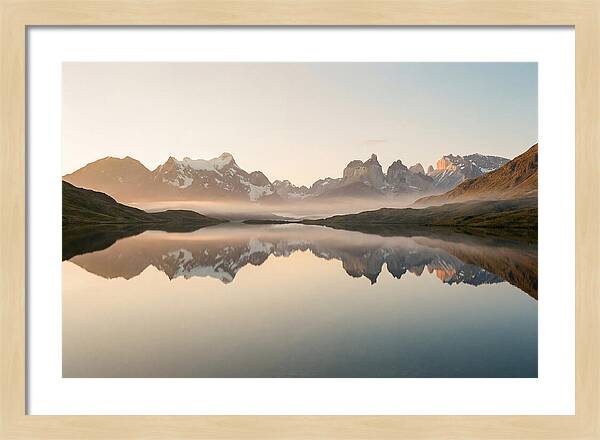 Moraine Lake Reflections At Dawn