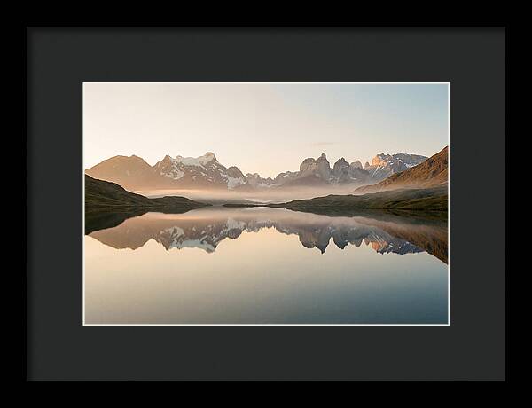 Moraine Lake Reflections At Dawn