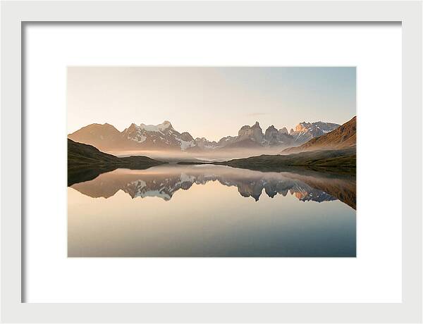 Moraine Lake Reflections At Dawn