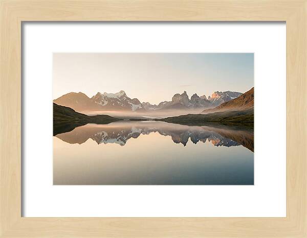 Moraine Lake Reflections At Dawn
