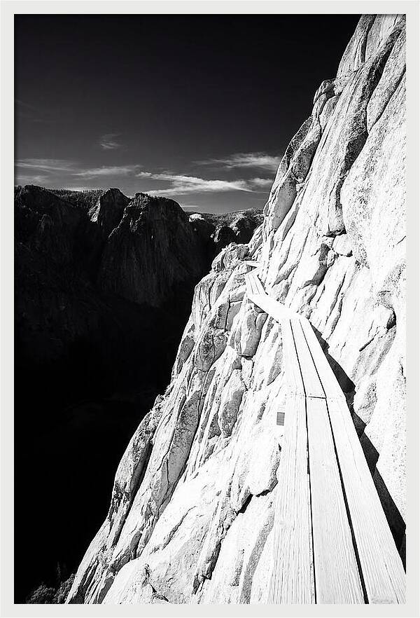 Mount Hua Thrilling Plank Walk