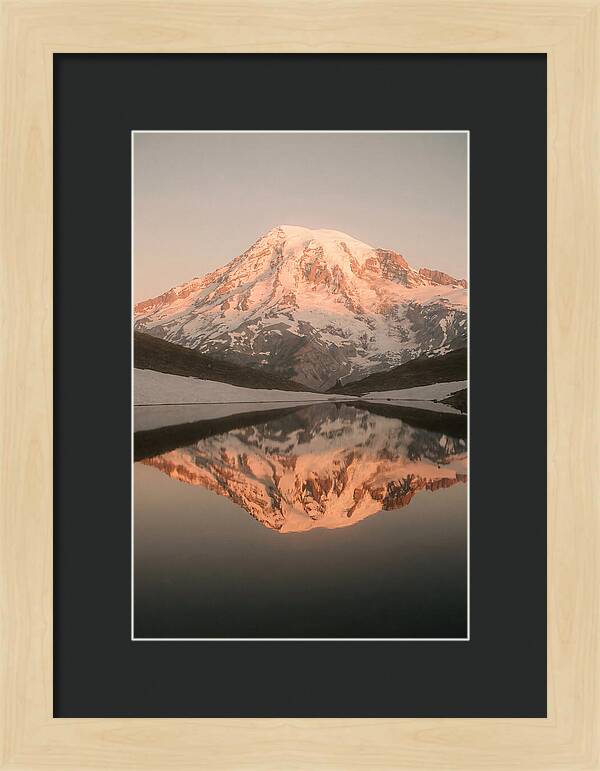 Mount Rainiers Serene Reflection